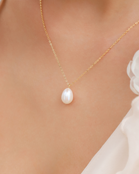 Large Pearl Pendant Necklace in 18k Gold Vermeil